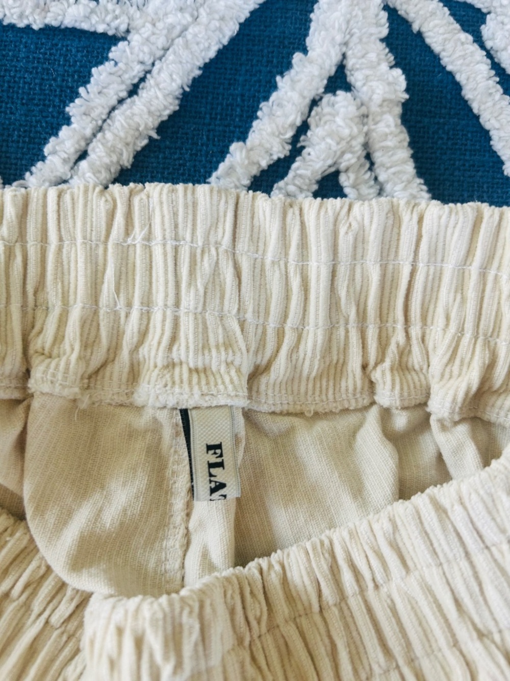 Cream corduroy shorts - Picture 5 of 9